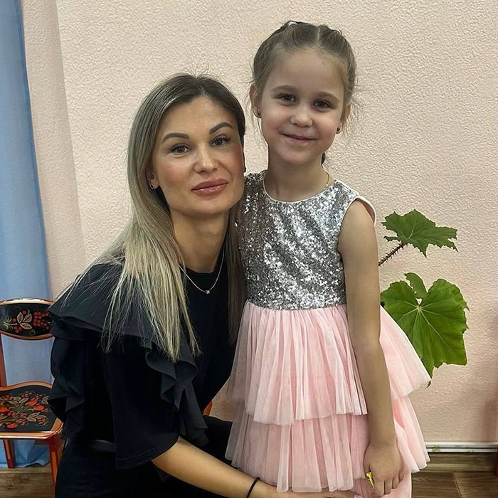 От мамы к дочке: традиционные ценности семьи Фалей