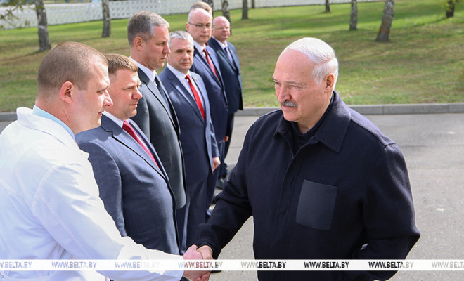 Большая командировка Лукашенко продолжилась в Петриковском районе
