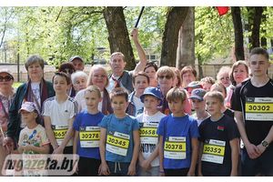 Первомай. Парк Победы. Старт забега, посвященного памяти экипажа Николая Гастелло.
