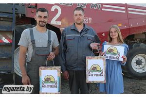Ушанавалі маладых камбайнераў-«тысячнікаў»