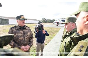 Лукашенко ознакомился с организацией узла сопротивления укрепрайона в Брестской области