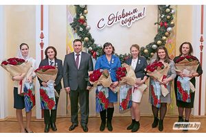 Шесть многодетных жительниц Молодечненского района наградили орденами Матери