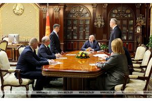 Лукашенко о работе с кадрами: людей обижать нельзя