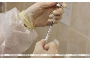 Почему от ВПЧ вакцинируют именно 11-летних девочек, рассказали в Минздраве