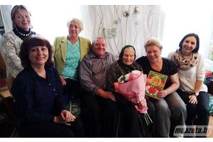 Алену Лазар павіншавалі са 100-годдзем