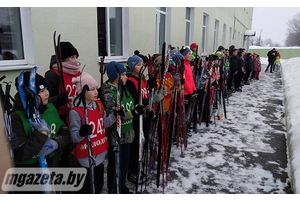В Молодечно проходит районный этап соревнований по биатлону «Снежный снайпер»