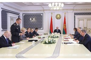 Лукашенко: в Беларуси всегда рады приветствовать тех, кто искренне желает стать гражданином страны
