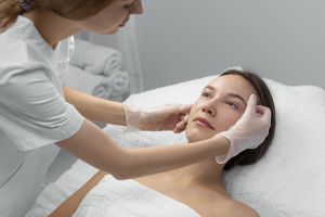 Дерматолог перечислила современные методы удаления кератом