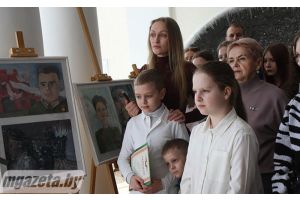 Наградили победителей районного этапа открытого Республиканского конкурса детского рисунка «Нам мир завещано беречь»    