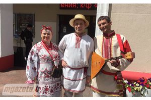 На площадке возле кинотеатра «Родина» проходит концерт «Радзiма мая дарагая»