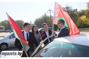 Автопробег «Склоняя головы – мы помним!», посвященный Дню народного единства, стартовал на Молодечненщине