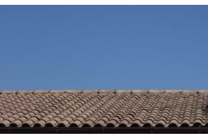 Молодечненец получил серьезную травму во время ремонта крыши