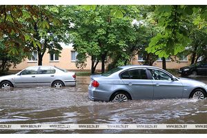 Как компенсировать ущерб, если во время непогоды подтопило машину. Совет адвоката