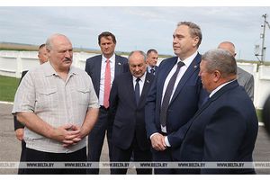 Лукашенко ставит задачу выходить на темпы уборочной в 6% площадей в день