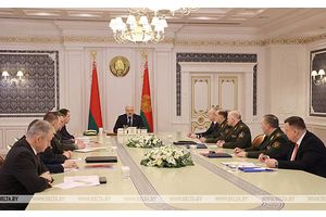 Лукашенко: динамика уровня угроз Беларуси заставляет нас держать руку на пульсе военно-промышленного производства