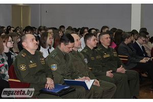 Есть такая профессия -- Родину защищать