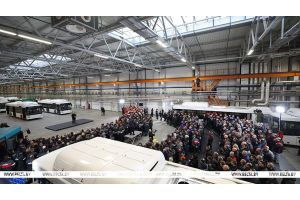 Лукашенко сегодня посетил Минский автозавод