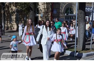 Город Молодечно рад гостям! Сегодня состоится областной праздник, приуроченный ко Дню народного единства