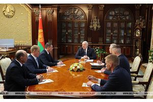 Лукашенко предупредил местную вертикаль: никому легкой жизни не будет, нас ждут непростые времена