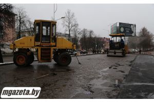 Молодечненские дорожники взялись за парковку