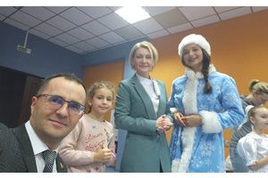 Новогоднее представление по мотивам сказок Усачева собрало зрителей в Чистинском сельском Доме культуры