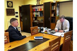 Председатель Молодечненского райисполкома Павел Губко с рабочим визитом посетил Минский мебельный центр