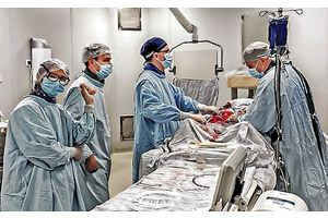 Экстренная операция на сосудах головного мозга спасла жизнь пациентке