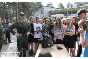 Есть такая профессия -- Родину защищать