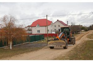 В Молодечненском районе продолжается акция по ремонту дорог