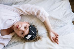 Почему плохой сон ведет к набору веса, объяснил сомнолог