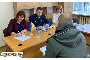 В Молодечно прошел выездной прием правовых инспекторов труда