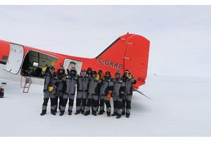 Белорусский флаг поднят в Антарктике — полярники открыли 15-й сезон экспедиции