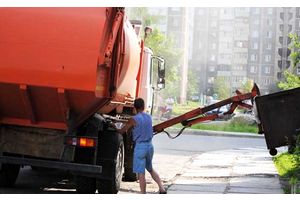 Заключить договор на вывоз мусора – обязанность потребителя
