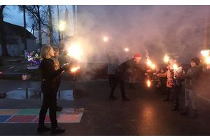 Детям из приюта под Вилейкой подарили файер-шоу