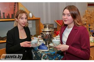 Из бабушкиной чашки чай кажется вкуснее