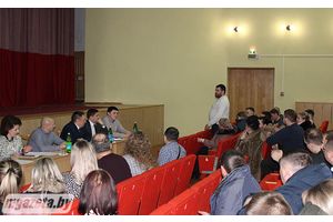 Развивать лидерские качества, готовить кадровый резерв