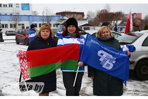 Молодечненцы приняли участие в акции «Символ единства»