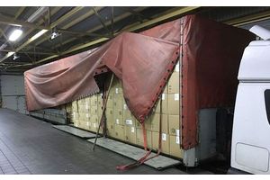Сигареты почти на миллион евро нашли литовские таможенники в фуре из Беларуси