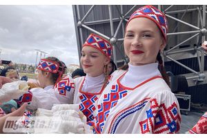 Красавицу-весну в Молодечно встречали