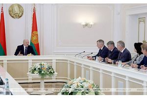 От экспорта медуслуг до модернизации производств. Лукашенко актуализировал задачи перед Управлением делами Президента