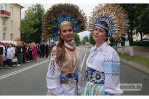 Возложение цветов, мотопробег, развлечения, фейерверк, исполнение гимна. В Молодечно пройдет праздник «Вечна жыві і квітней, Беларусь!»