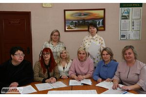 Восем Таццян з восьмай школы