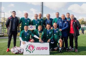 Ветераны футбола Минской области завоевали серебряные награды «Лиги футбольных джентльменов»