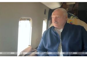 Лукашенко с вертолета проинспектировал ход уборочной в трех областях