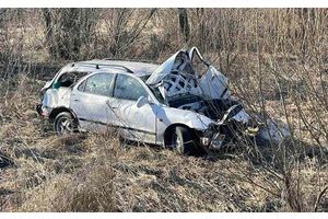 Бесправник на автомобиле «Хендай» перевернулся в кювете между Молодечно и Сморгонью