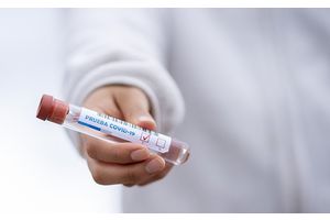 Кашель и усталость — инфекционист рассказала о симптомах омикрона