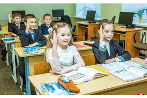 В Минтруда рассказали, кто и сколько получит матпомощи к школе