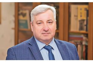 Дэкан гістарычнага факультэта БДУ Аляксандр Каханоўскі: «У старэйшых класах я ўдзельнічаў у раскопках на маладзечанскім замчышчы»