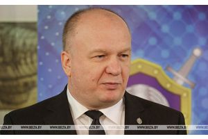 Рахманов: основные критерии совершенствования Конституции - мир, независимость, благополучие людей