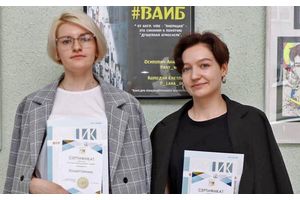 Кто создает театральные афиши? Рассказываем о талантливом художнике-декораторе из Молодечно